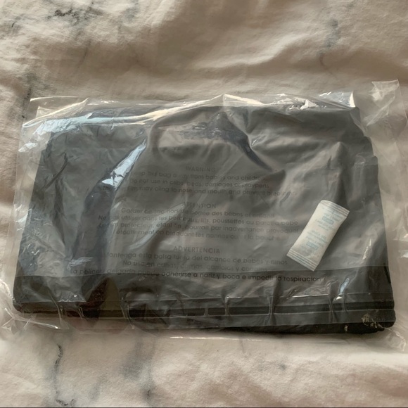 Beyond Yoga Hidden Pocket Infinity Scarf - Picture 4 of 4